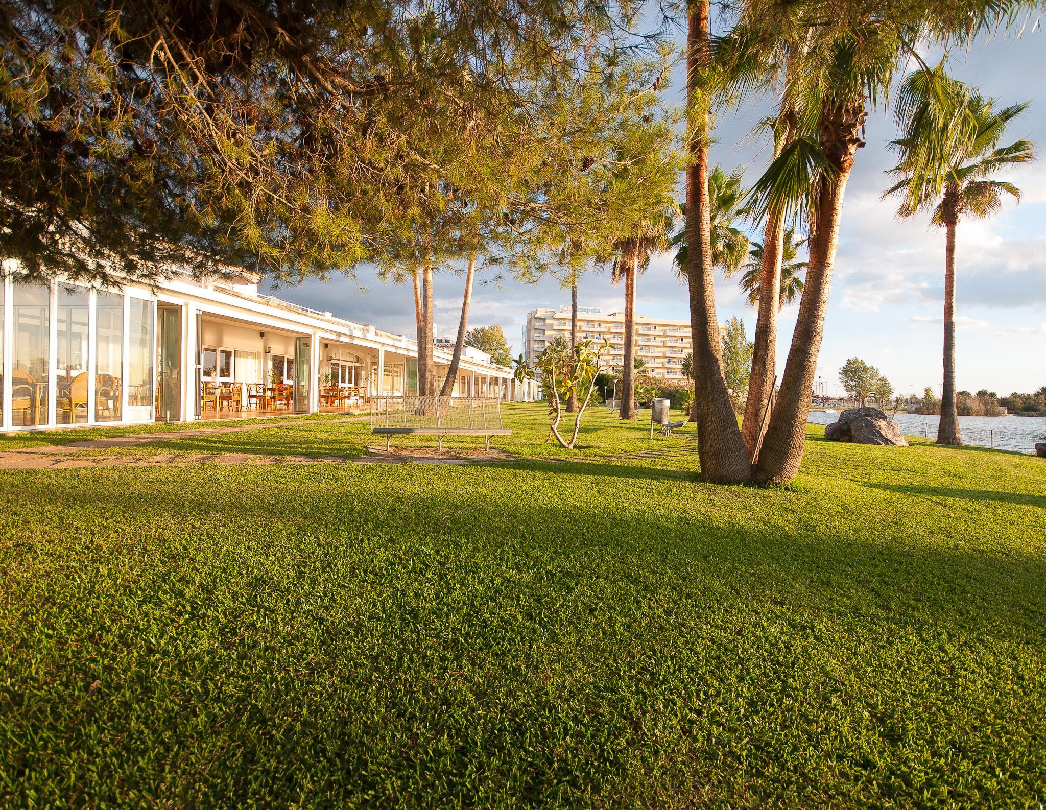 Universal Aparthotel Elisa Playa de Muro  Bagian luar foto