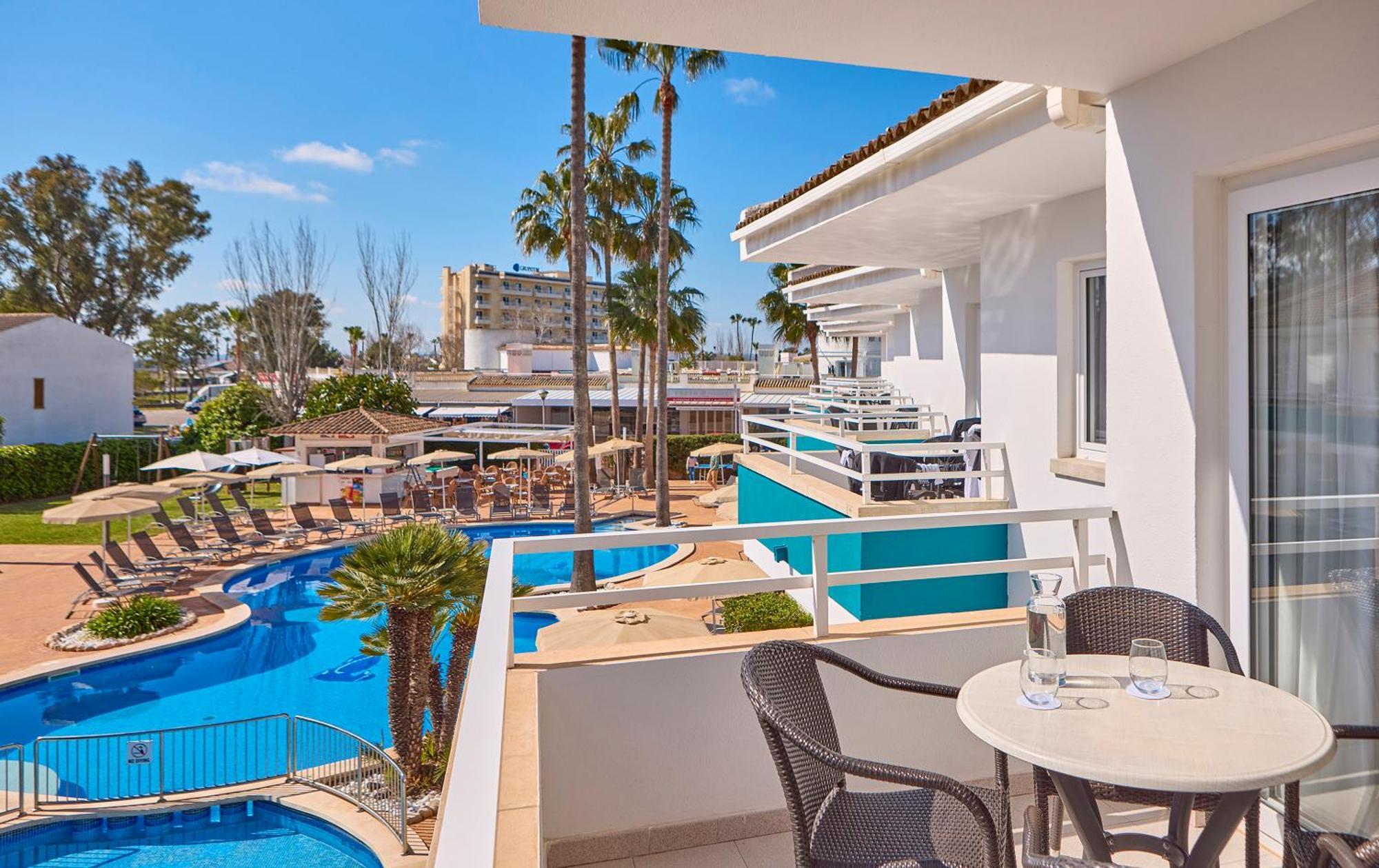 Universal Aparthotel Elisa Playa de Muro  Bagian luar foto